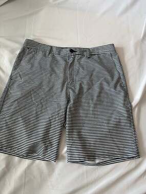 Hurley Men Black White Striped Performance Golf Shorts Sz 34 Excellent Condition